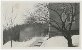 Hovedhuset og hagen i snø, Ekely